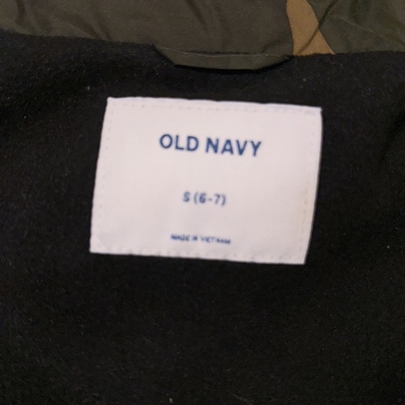 Old Navy boys puffer vest size small​​ - Picture 4 of 4